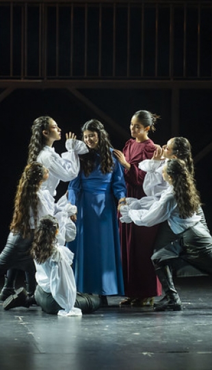 La Compañía de Teatro UTPL conmemoró sus 20 años de trayectoria artística con el estreno de la obra Otelo La Compañía de Teatro UTPL conmemoró sus 20 años de trayectoria artística con el estreno de la obra Otelo