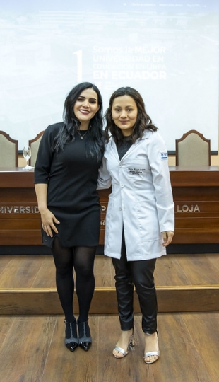 Imposición de mandiles a estudiantes de Nutrición y Dietética
