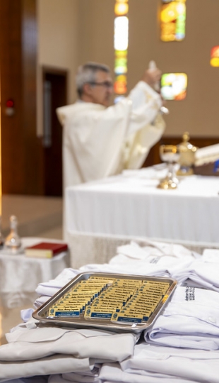 Imposición de Insignias – Carrera de Medicina