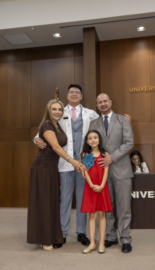 Imposición de Insignias – Carrera de Medicina