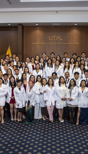 Ceremonia de imposición de mandiles a los estudiantes de 7mo ciclo de la carrera de Psicología Clínica