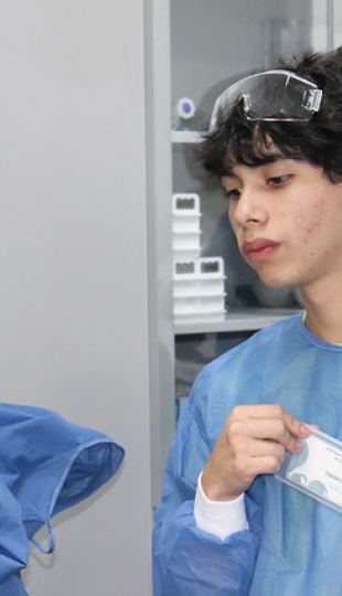 Talleres Académicos dirigidos a estudiantes de bachillerato de Loja Talleres Académicos dirigidos a estudiantes de bachillerato de Loja