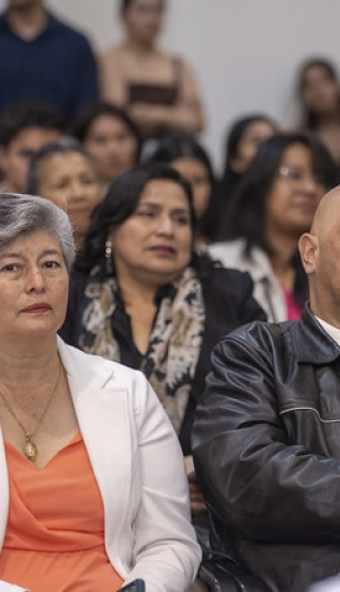 Imposición de mandiles a estudiantes de Fisioterapia