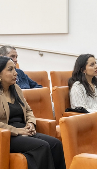 Conversatorio e inauguración de la exposición “Astrónomas” en UTPL Conversatorio e inauguración de la exposición “Astrónomas” en UTPL