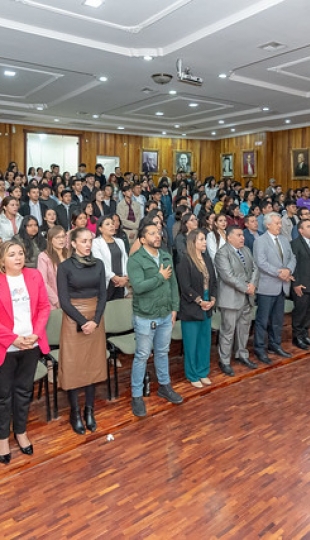 UTPL presente en sesión solemne por el día del periodista