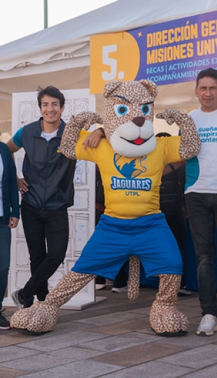 Feria Académica 2025 "Transforma tu Vida Universitaria"