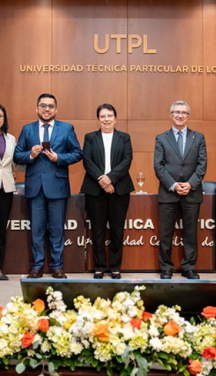 Homenaje al personal UTPL por sus años de servicio Homenaje al personal UTPL por sus años de servicio