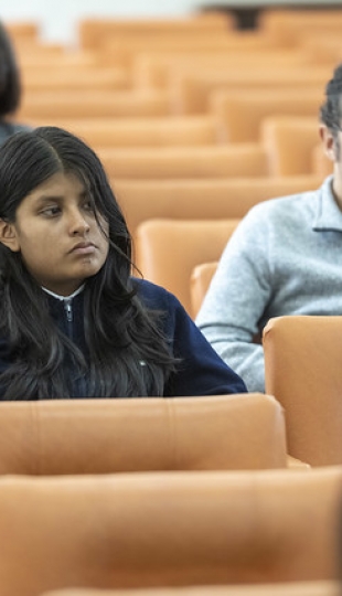 Conversatorio e inauguración de la exposición “Astrónomas” en UTPL Conversatorio e inauguración de la exposición “Astrónomas” en UTPL