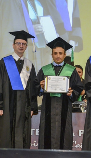 Acto Solemne de Inauguración del Año Académico 2019 - 2020 e Incorporación de nuevos doctores al Claustro UTPL Acto Solemne de Inauguración del Año Académico 2019 - 2020 e Incorporación de nuevos doctores al Claustro UTPL