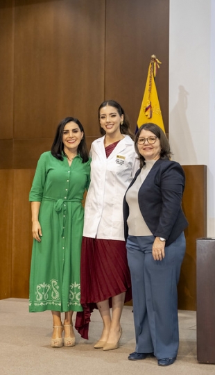 Imposición de mandiles a internos rotativos de la carrera de Nutrición y Dietética – Cohorte mayo 2025 / abril 2026