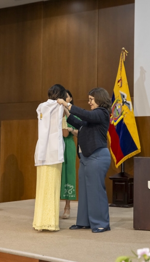 Imposición de mandiles a internos rotativos de la carrera de Nutrición y Dietética – Cohorte mayo 2025 / abril 2026