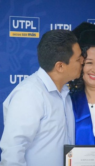 Nuevos profesionales de Galápagos recibieron su título Nuevos profesionales de Galápagos recibieron su título