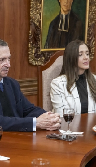 Posesión de nuevas autoridades institucional y académica