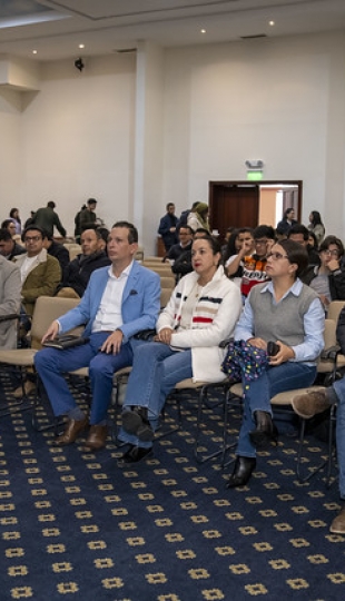 Café Científico Transformación digital aplicada a la Industria Café Científico Transformación digital aplicada a la Industria