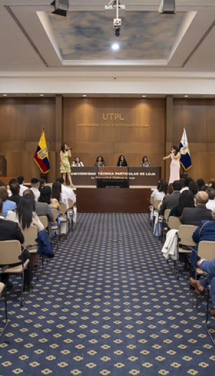 Imposición de Insignias – Carrera de Medicina