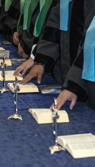 Acto Solemne de Inauguración del Año Académico 2019 - 2020 e Incorporación de nuevos doctores al Claustro UTPL Acto Solemne de Inauguración del Año Académico 2019 - 2020 e Incorporación de nuevos doctores al Claustro UTPL