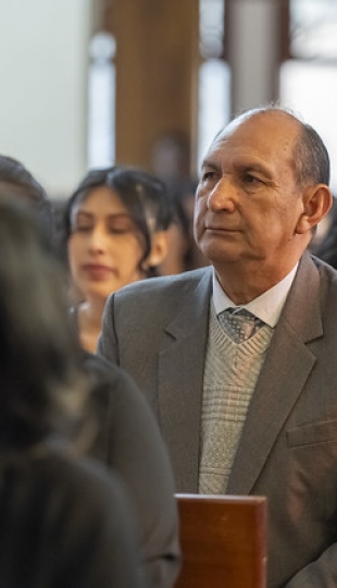 Imposición de insignias a estudiantes de Enfermería