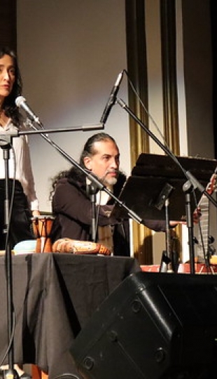 Carrera de Comunicación presentó la obra de teatro "Espejos" Carrera de Comunicación presentó la obra de teatro "Espejos"