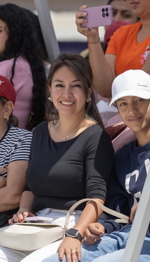 La UTPL participa en el Festival Internacional de Artes Vivas Loja con sus talentosos grupos de arte en la Plaza de la Cultura