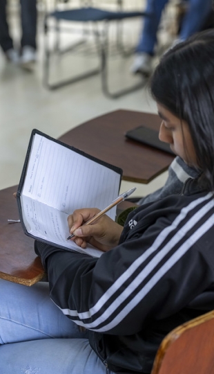 Aldea Global: La internacionalización de la práctica artística dictado por el docente Óscar Verde, de la Universidad Autónoma de México Aldea Global: La internacionalización de la práctica artística dictado por el docente Óscar Verde, de la Universidad Autónoma de México