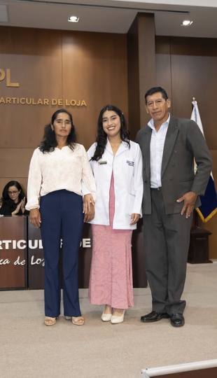 Imposición de Insignias – Carrera de Medicina Imposición de Insignias – Carrera de Medicina