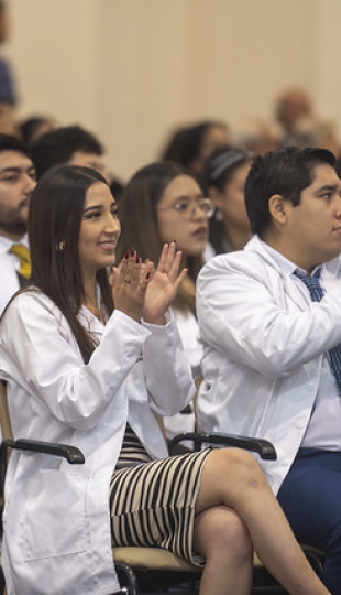 Ceremonia de imposición de mandiles a los estudiantes de 7mo ciclo de la carrera de Psicología Clínica