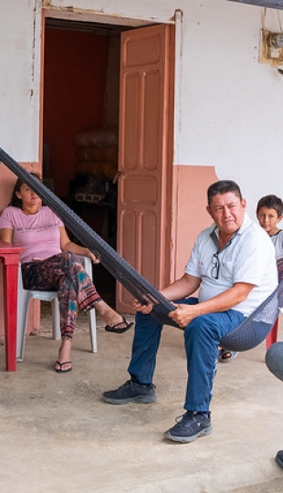 Visita de estudiantes y docentes de Economía al proyecto de producción sostenible meliponícola en el cantón Puyango