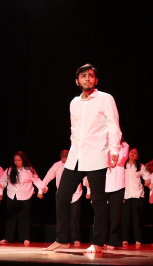 Carrera de Comunicación presentó la obra de teatro "Espejos" Carrera de Comunicación presentó la obra de teatro "Espejos"