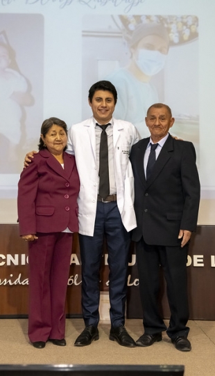 Ceremonia de Imposición de Mandiles – Medicina UTPL Ceremonia de Imposición de Mandiles – Medicina UTPL