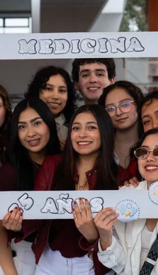 Desfile de Promociones y Ginkana – 25 Años de Medicina UTPL