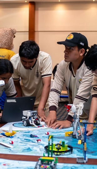 FIRST LEGO en el Innova Fest UTPL FIRST LEGO en el Innova Fest UTPL