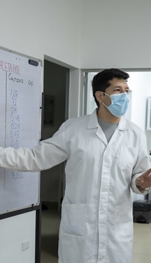 Talleres Académicos de Bioquímica y Farmacia y Geología Talleres Académicos de Bioquímica y Farmacia y Geología