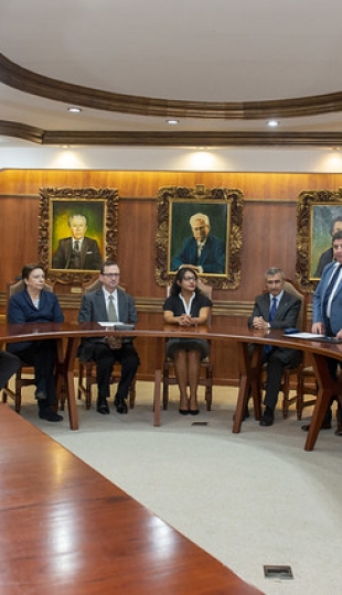 Designación y posesión de Directora General de Vinculación con la Sociedad Designación y posesión de Directora General de Vinculación con la Sociedad