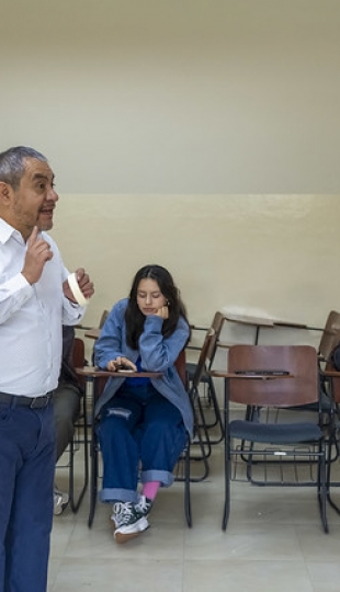 Aldea Global: La internacionalización de la práctica artística dictado por el docente Óscar Verde, de la Universidad Autónoma de México Aldea Global: La internacionalización de la práctica artística dictado por el docente Óscar Verde, de la Universidad Autónoma de México