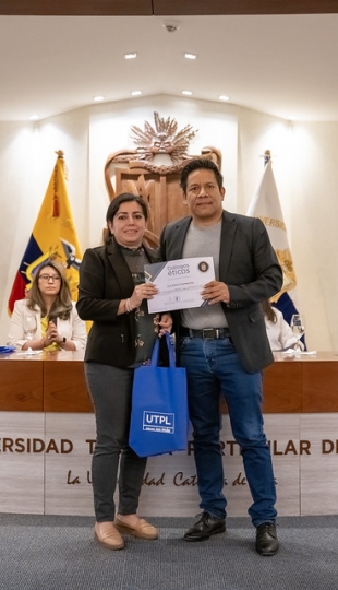 Diálogos Éticos: Impacto del uso de IA en los Trabajos de Integración Curricular Diálogos Éticos: Impacto del uso de IA en los Trabajos de Integración Curricular