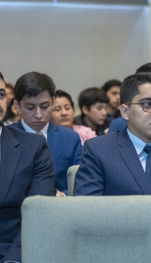 Estudiantes de Fisioterapia reciben sus mandiles