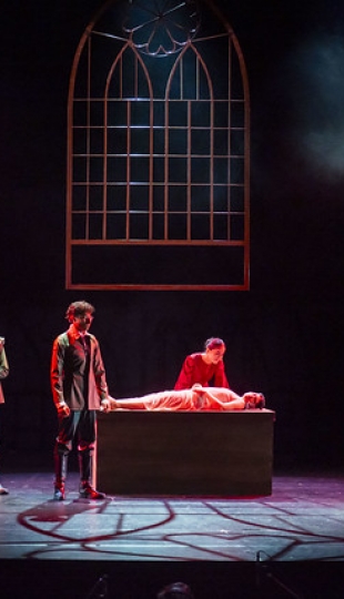 La Compañía de Teatro UTPL conmemoró sus 20 años de trayectoria artística con el estreno de la obra Otelo