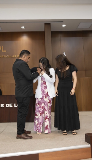 Imposición de Insignias – Carrera de Medicina