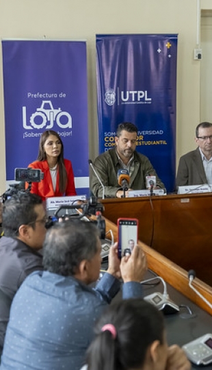 Firma de Convenio Específico de Cooperación Interinstitucional para adjudicación de becas y aplicación de descuentos entre el Gobierno Provincial de Loja y la Universidad Técnica Particular de Loja.