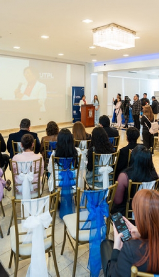 Entrega simbólica de acreditaciones internacionales otorgadas por la Agencia Acreditadora de Chile A&C.