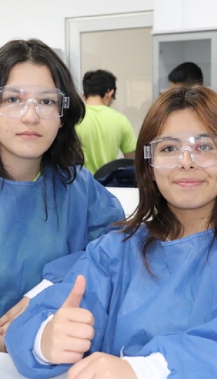 Talleres Académicos dirigidos a estudiantes de bachillerato de Loja Talleres Académicos dirigidos a estudiantes de bachillerato de Loja
