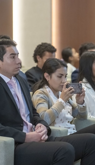 Estudiantes de Fisioterapia reciben sus mandiles