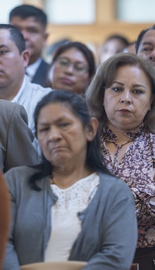 Imposición de mandiles a estudiantes de Fisioterapia