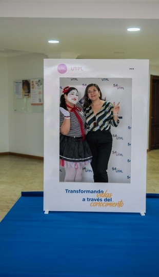 54 años UTPL