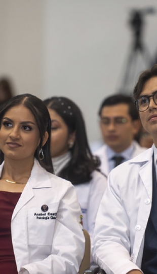 Ceremonia de imposición de mandiles a los estudiantes de 7mo ciclo de la carrera de Psicología Clínica