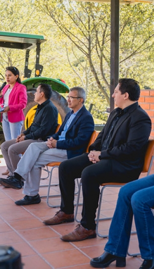 MAGAP entrega embriones bovinos y paquetes tecnológicos a UTPL MAGAP entrega embriones bovinos y paquetes tecnológicos a UTPL