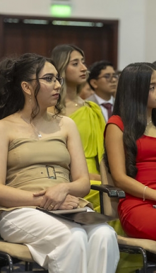 Homenaje a mejores estudiantes UTPL 2025