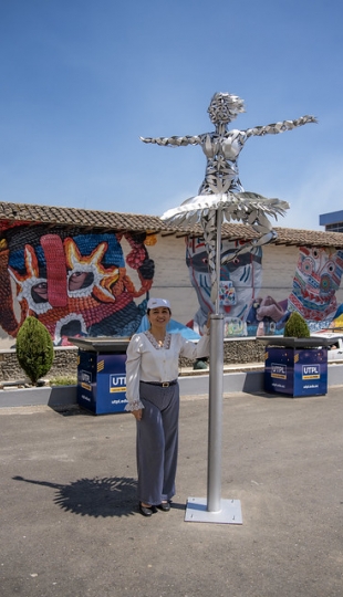 La UTPL participa en el Festival Internacional de Artes Vivas Loja con sus talentosos grupos de arte en la Plaza de la Cultura