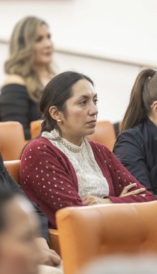 Conversatorio e inauguración de la exposición “Astrónomas” en UTPL