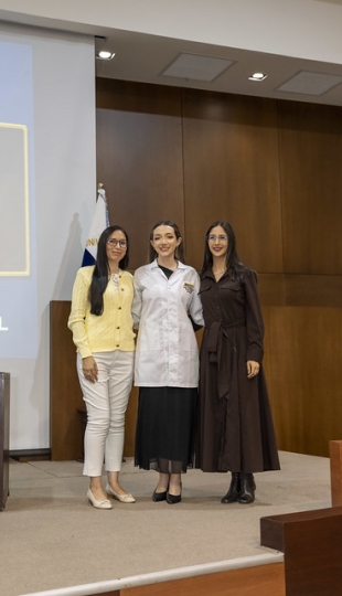 Imposición de mandiles a internos rotativos de la carrera de Nutrición y Dietética – Cohorte mayo 2025 / abril 2026